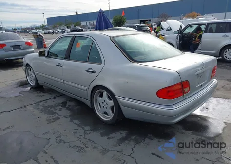 1998 Mercedes-Benz E 430 из США, поврежденный, VIN WDBJF70F2WA694711